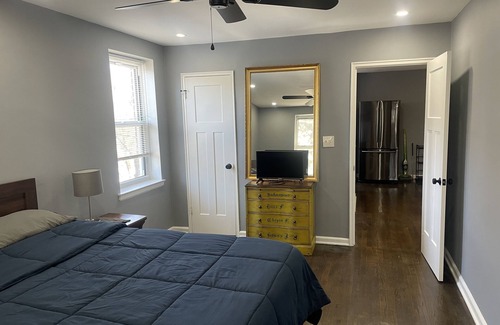 Getty Square Condo | Cozy condo 2 blocks to train that goes Manhattan New York City