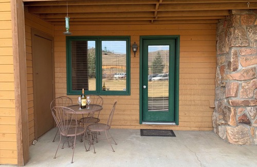 Granby Condo | Cozy Condo, 3 beds, 2 baths, kitchen, near RMNP, Hiking, Golf, Skiing and More!