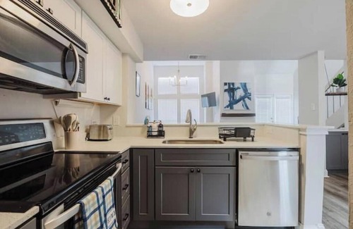 Las Colinas Apartment | Cozy Condo 8 mins to DFW Airport
