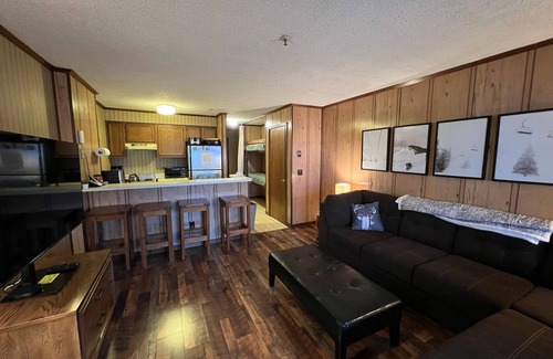 Snowshoe Apartment | Cozy Condo at Snowcrest