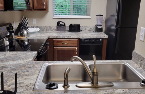 Gatlinburg Resort | Cozy Condo at Tree Tops Mountain Resort Minutes From Down Town Gatlinburg