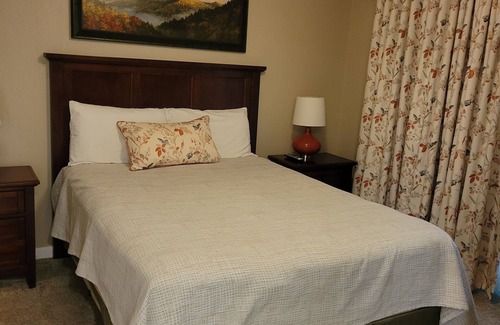 Gatlinburg Resort | Cozy Condo at Tree Tops Mountain Resort Minutes From Down Town Gatlinburg