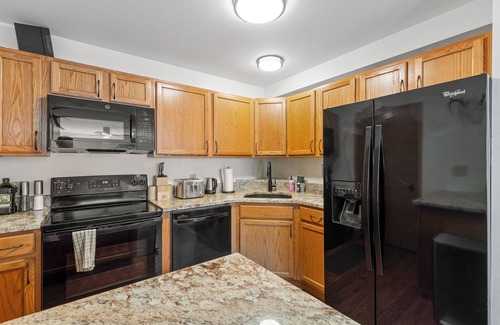 Big Sky Condo | Cozy Condo Located Minutes from the Biggest Skiing in America