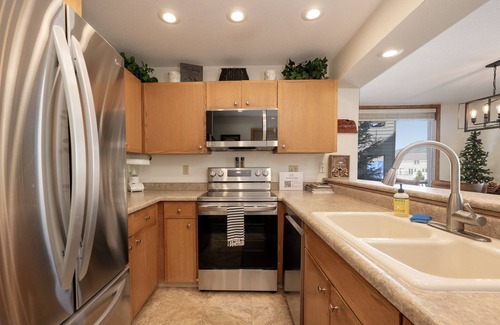 Winter Park Condo | Cozy condo near gondola w/sauna & fireplace