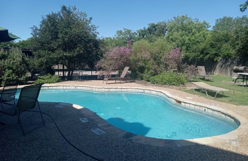 New Braunfels Condo | Cozy condo on quiet stretch of river near all the fun in New Braunfels, Texas