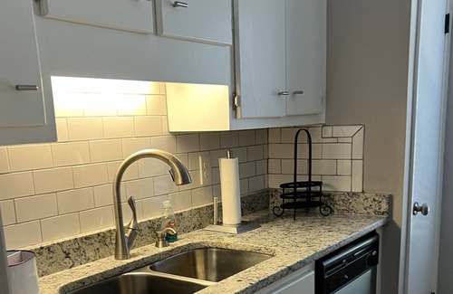 Summerville Condo | Cozy Condo on the Hill. 4 miles from Augusta National.