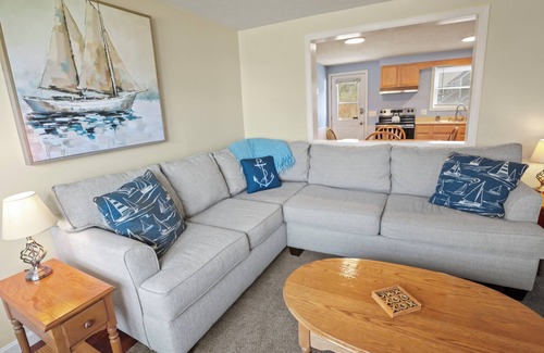 Old Orchard Beach Condo | Cozy Condo Steps to Pier, Beach & Fun
