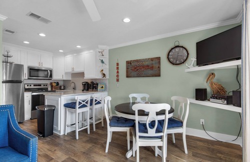 Avalon Beach Estates Condo | Cozy Condo that sleeps 6, with Gulf Views in Miramar Beach