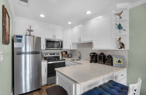 Avalon Beach Estates Condo | Cozy Condo that sleeps 6, with Gulf Views in Miramar Beach