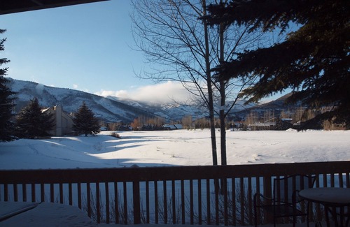 Park Meadows House | Cozy Condo w/Hot Tub, Great Views of Canyons Mt & Golf Course, on Free BusRoute