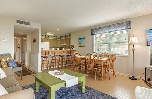 Ocean Isle Beach Condo | Cozy condo with water views and short walk to the beach