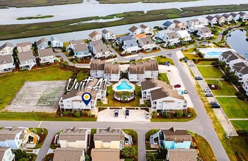 Ocean Isle Beach Condo | Cozy condo with water views and short walk to the beach