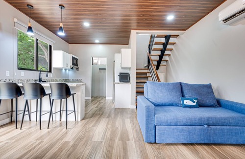Tamarindo Apartment | Cozy condo with shared community pool, private washer/dryer, and WiFI