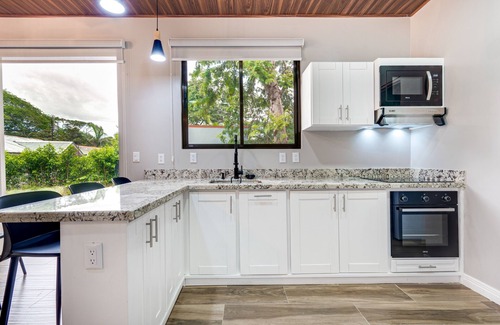Tamarindo Apartment | Cozy condo with shared community pool, private washer/dryer, and WiFI
