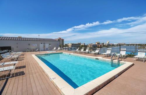 Vanderbilt Beach House | Cozy Condo With Pool Steps From Vanderbilt Beach