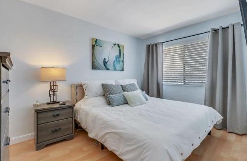 Vanderbilt Beach House | Cozy Condo With Pool Steps From Vanderbilt Beach