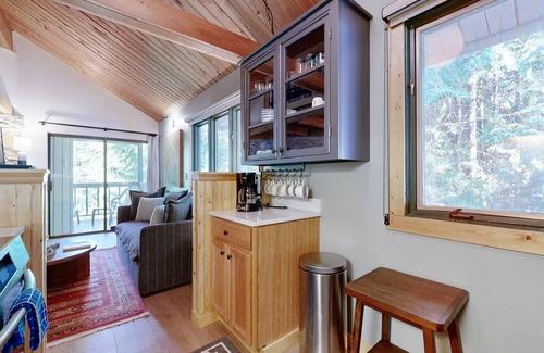 Whitefish Condo | Cozy condo with shared hot tub, pool, lake access, close to skiing