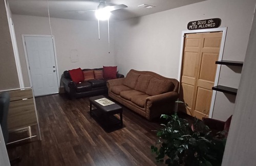 Del City House | "Cozy & Convenient 3-Bedroom Home in SEOKC – Ideal for Traveling Professionals!"