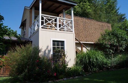 Grottoes Apartment | Cozy Convenient Getaway