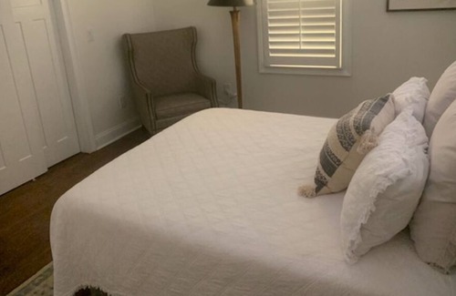 Edgewood House | Cozy & Convenient - Intown ATL Retreat!