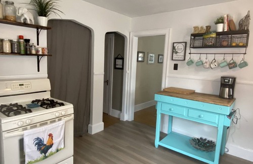 Erie House | Cozy Convenient Lake Erie Home