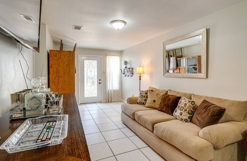 Harlandale House | Cozy + Convenient San Antonio Home 5 Mi to Dtwn!