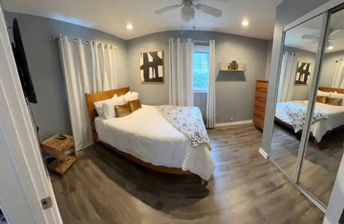 North Central House | Cozy/Cool/Cute Cottage | 3min>Rose Bowl+6min>DTLA