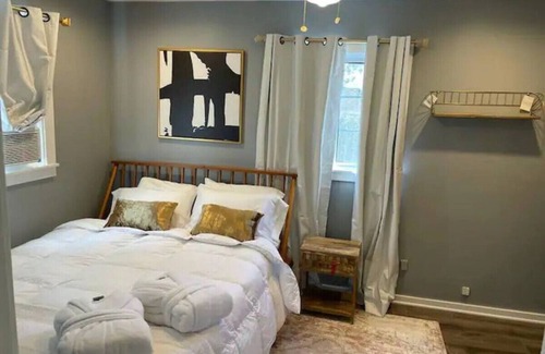 North Central House | Cozy/Cool/Cute Cottage | 3min>Rose Bowl+6min>DTLA
