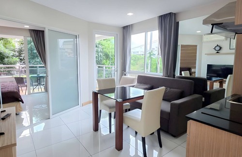 Na Chom Thian Condo | Cozy Corner One-Bedroom with River and City View Super Wi-fi 5G ★