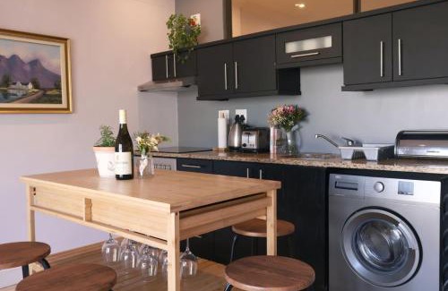Observatory Apartment | Cozy Corner Apartment