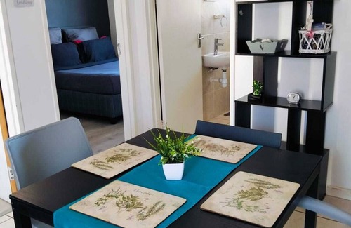 Muizenberg Apartment | Cozy corner apartment Muizenberg 2-bedroom apartment with WiFi