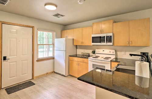 Cecil Cottage | Cozy Cottage < 1 Mile from Kindred Barn!