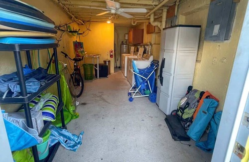 Port Canaveral Cottage | Cozy Cottage 1BR w/sun room, 3 min walk to beach
