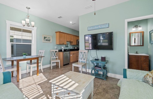 Port St. Joe Cottage | Cozy Cottage 5 of 6 by Pool|2BR | Grill | Near Bay and Marina