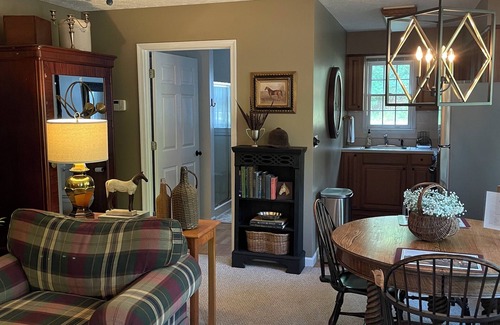 Waynesboro Cottage | Cozy Cottage at Frogmorton