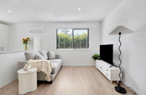Peachester House | Cozy Cottage at Sunshine Grove