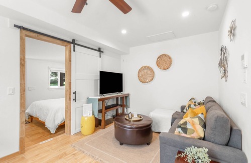 Fallbrook Cottage | Cozy cottage at The Heritage Fallbrook with WiFi, AC