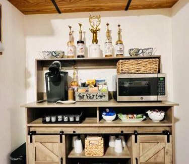 Albrightsville House | Cozy Cottage by the Lake