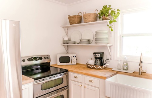 Hayesville House | Cozy cottage close to downtown Hayesville