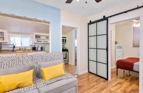 Southeastern Sacramento Cottage | Cozy Cottage close to it ALL