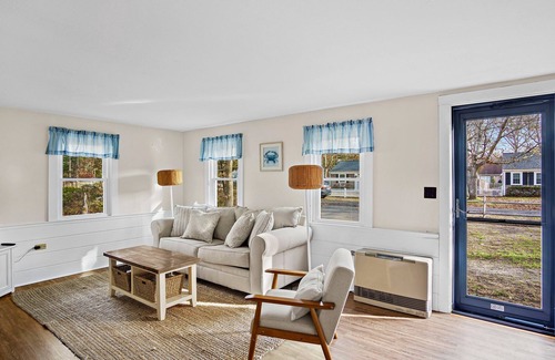 Bass River Cottage | COZY COTTAGE CLOSE TO THE OCEAN