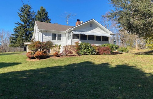 Candler House | Cozy cottage close to West Asheville and Candler!