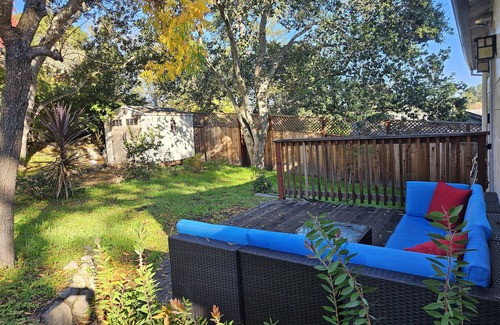 Petaluma House | Cozy Cottage - Family Friendly - Walk to downtown Petaluma