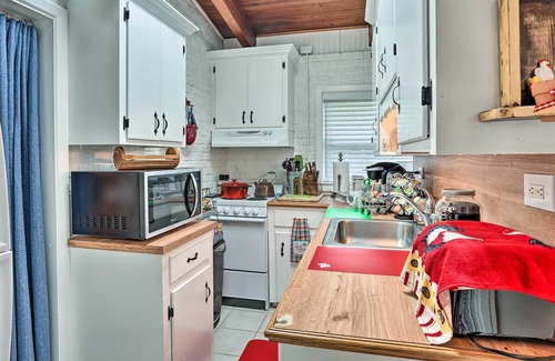 Summerville Historic District Cottage | Cozy Cottage < Half-Mi to Golfing!