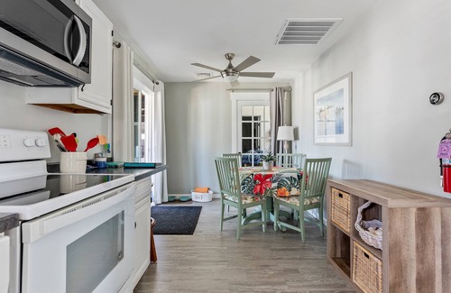 Green Creek Cottage | Cozy Cottage: Hot Tub~Gas Fireplace~Pet Friendly!