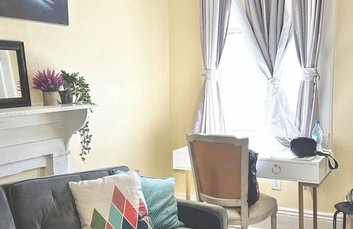 Treme Cottage | Cozy cottage in charming Treme of New Orleans, King Suite, Free Parking