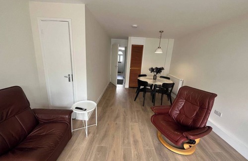 Selhurst House | Cozy Cottage in Croydon