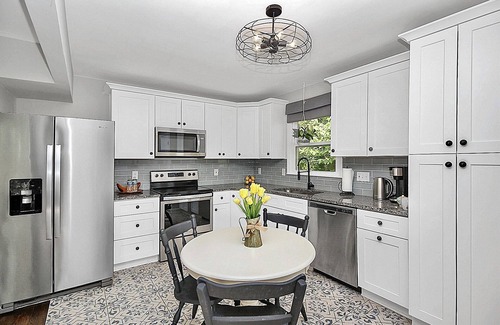 Davidson Cottage | Cozy Cottage in Davidson
