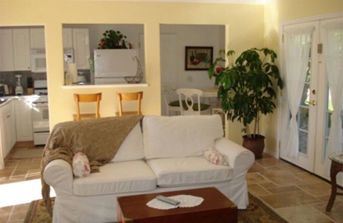 Montecito Cottage | ~*~Cozy Cottage in Montecito~*~Pet Friendly -Pool