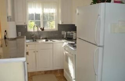Montecito Cottage | ~*~Cozy Cottage in Montecito~*~Pet Friendly -Pool